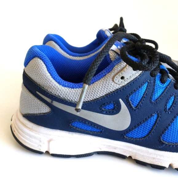 Nike Revolution2 GS Kid's Running Shoes - Picture 3 of 12